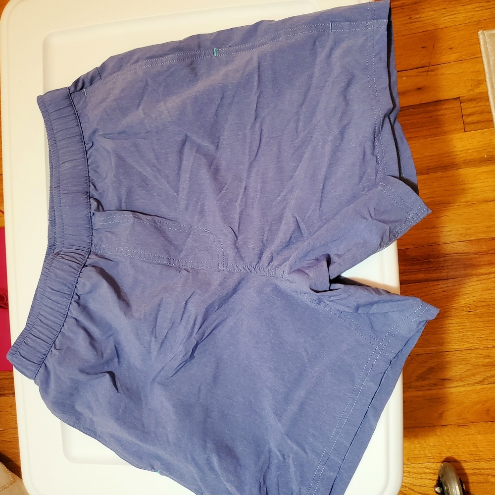Myles make moves blue modern shorts small